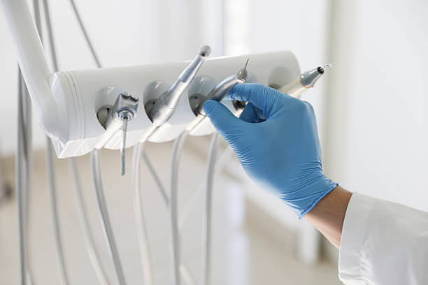 Professional Emergency Dentist technician working in Iowa, LA
